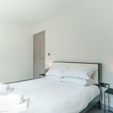 Modern 1 Bedroom Apartment In Preston Centre エクステリア 写真