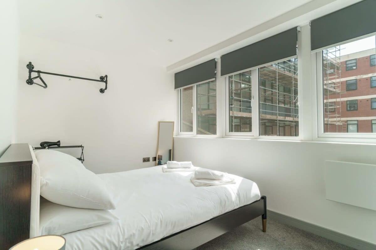 Modern 1 Bedroom Apartment In Preston Centre エクステリア 写真