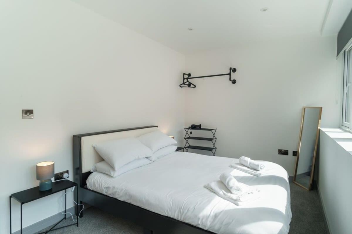 Modern 1 Bedroom Apartment In Preston Centre エクステリア 写真